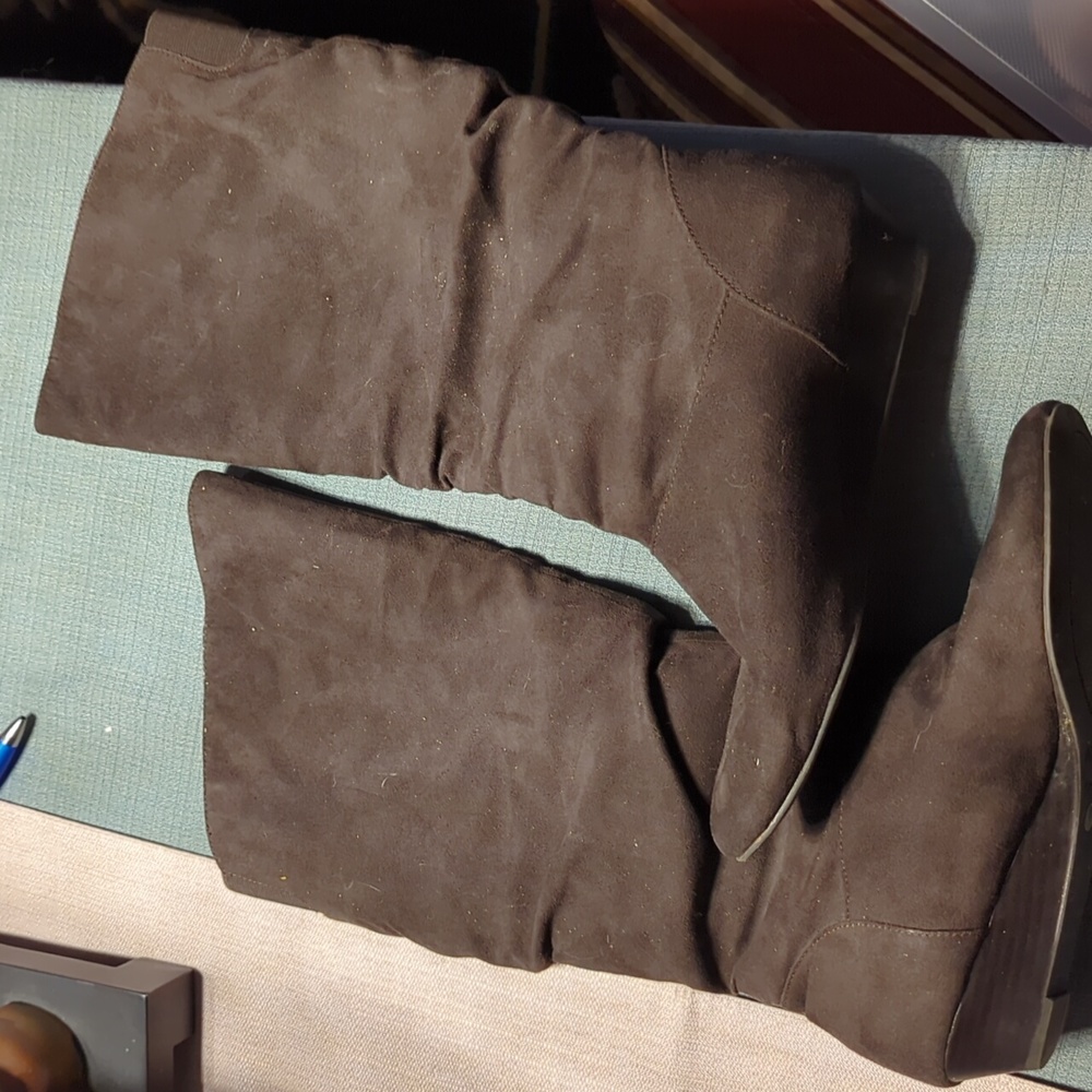 Slouch style boots